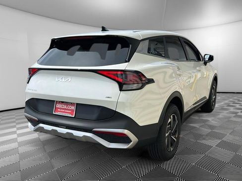 New 2025 Kia Sportage LX image 4