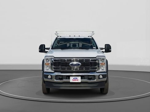 New 2026 Ford F450 XL w/ XL Chrome Package image 3