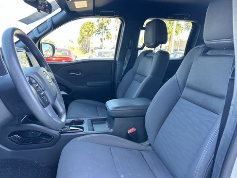 Certified 2023 Nissan Frontier SV w/ Midnight Edition Package image 10