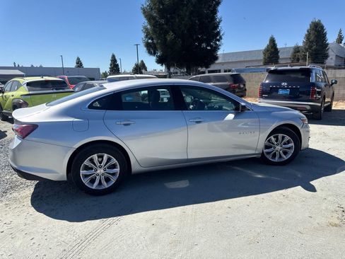 Used 2022 Chevrolet Malibu LT FWD image 4