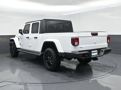 Used 2021 Jeep Gladiator Sport AWD/4WD image 3