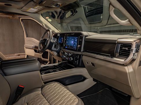 Used 2026 Ford F450 Platinum w/ Platinum Plus Package AWD/4WD image 18