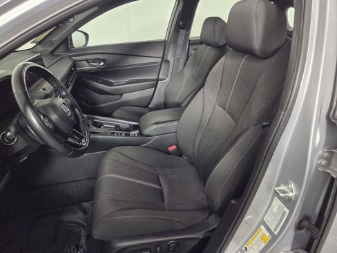 Used 2023 Honda Accord Sport image 9