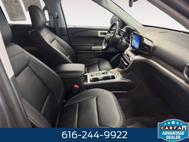 Used 2024 Ford Explorer XLT w/ Equipment Group 202A AWD/4WD image 4