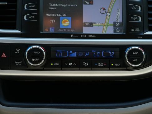 Used 2018 Toyota Highlander XLE AWD/4WD image 18