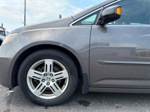 Used 2013 Honda Odyssey Touring Elite image 25