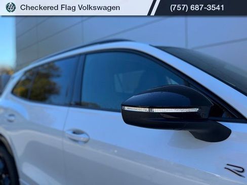 New 2026 Volkswagen Tiguan SE R-Line image 5