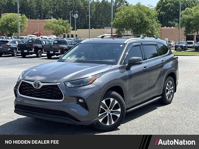 Used 2022 Toyota Highlander XLE