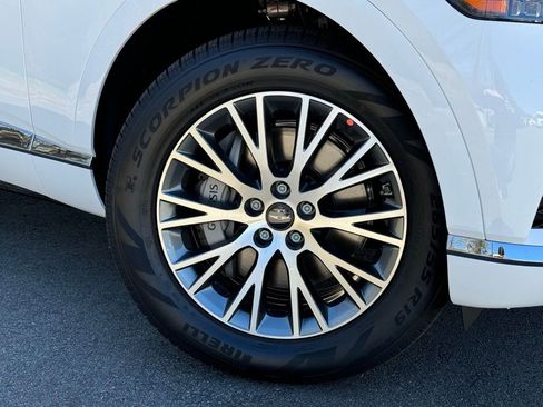 Used 2025 Genesis GV80 2.5T Standard image 5