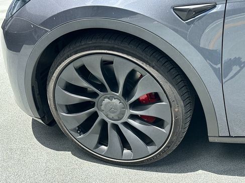 Used 2023 Tesla Model Y Performance AWD/4WD image 11