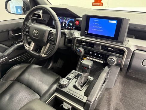 Used 2025 Toyota 4Runner TRD Off-Road image 28