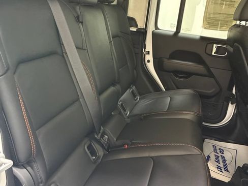 Used 2021 Jeep Gladiator Mojave w/ Cold Weather Group AWD/4WD image 25