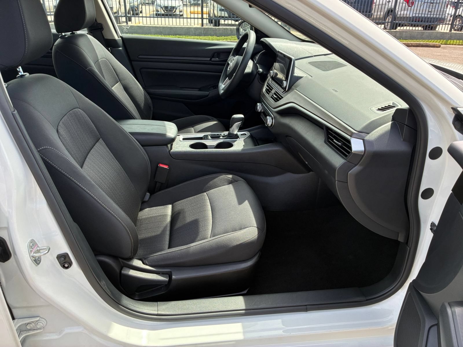 Used 2026 Nissan Altima 2.5 SV FWD image 35