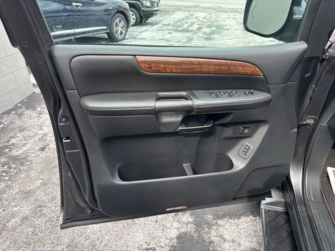 Used 2010 Nissan Armada Platinum w/ Captain Seat Pkg image 12