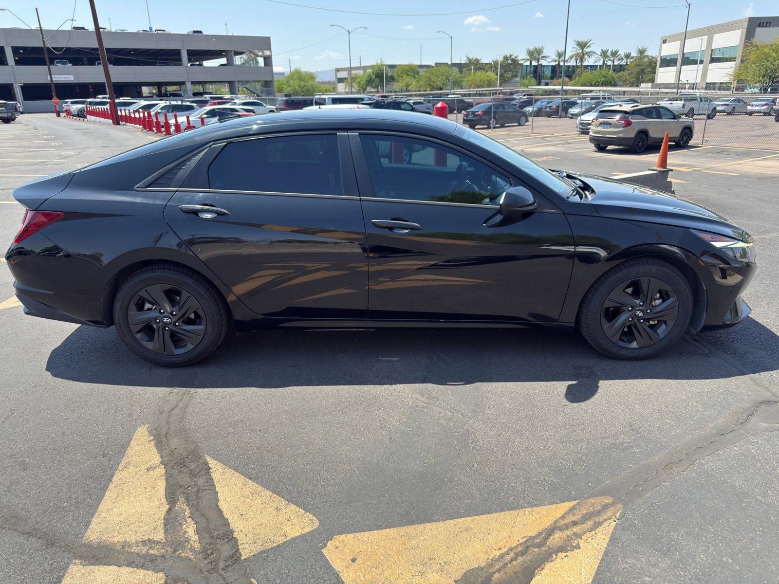 Used 2023 Hyundai Elantra SEL FWD image 4