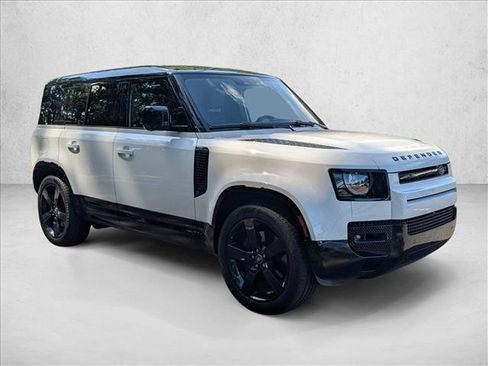 Certified 2025 Land Rover Defender 110 X-Dynamic SE AWD/4WD image 3