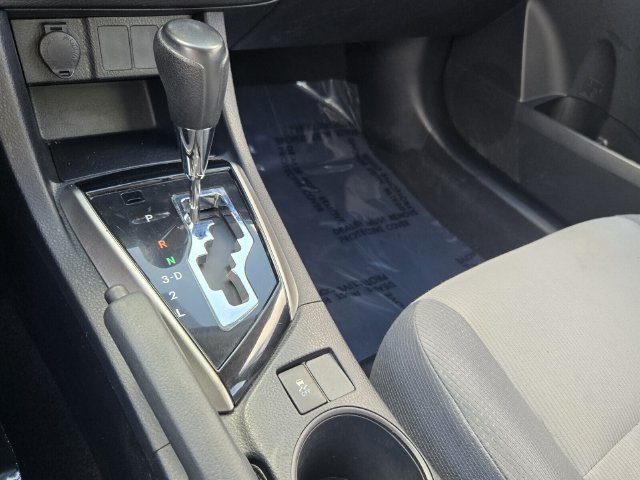 Used 2016 Toyota Corolla L FWD image 18