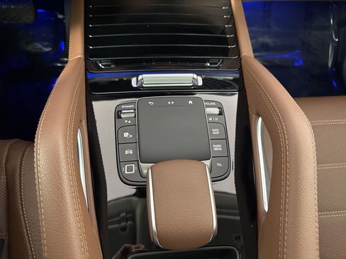 Certified 2025 Mercedes-Benz GLE 450 4MATIC image 33