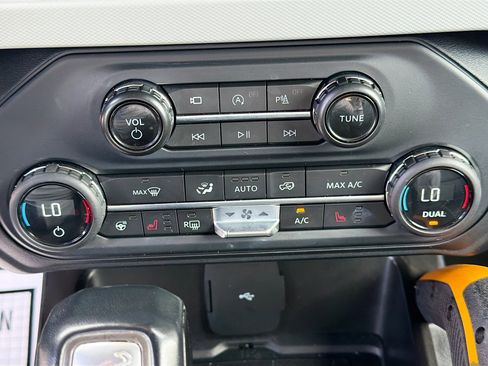 Used 2021 Ford Bronco Badlands image 30