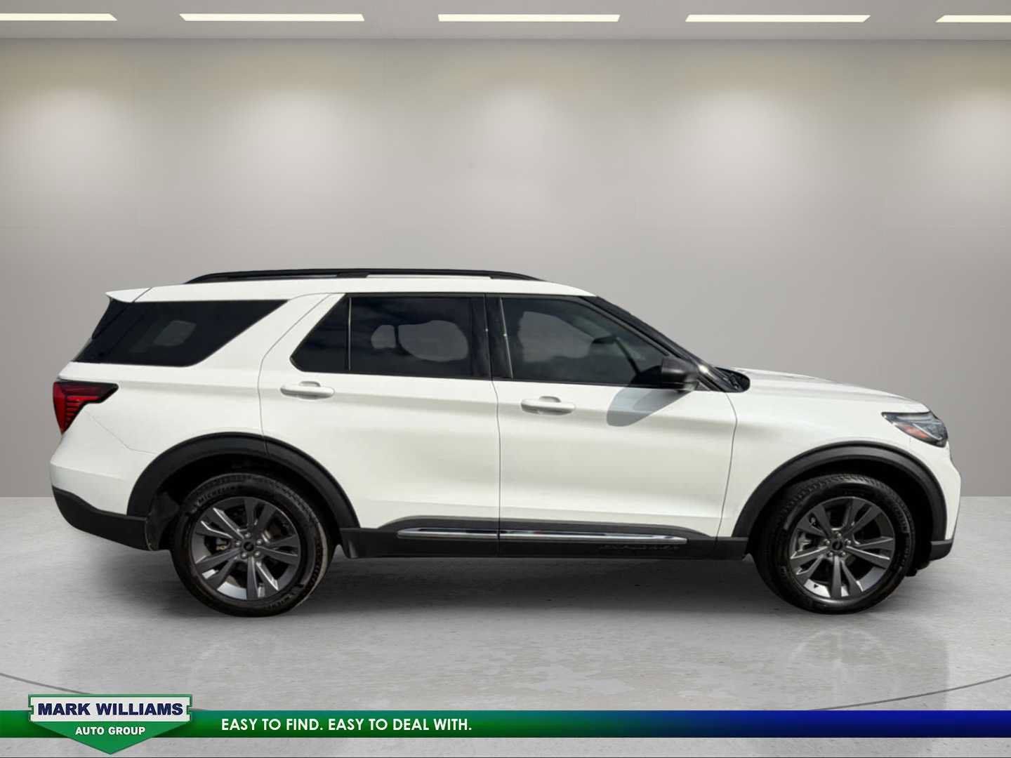 Used 2025 Ford Explorer Active w/ Active Comfort Package AWD/4WD image 5