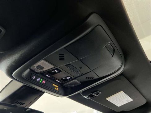 Certified 2025 Cadillac XT6 Luxury image 32