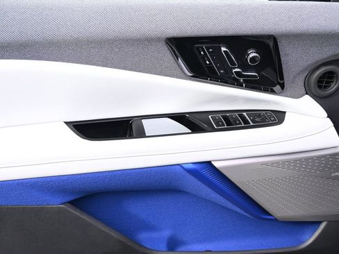Certified 2025 Cadillac Optiq Sport 1 AWD/4WD image 22