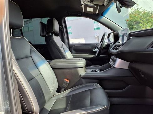 Used 2021 GMC Yukon SLT w/ Rear Media and Nav Package image 25