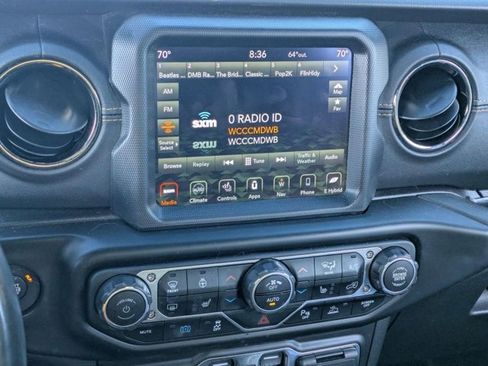 Used 2022 Jeep Wrangler Unlimited Sahara AWD/4WD image 11