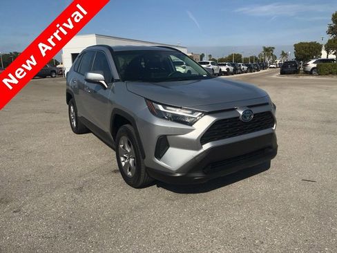 Used 2024 Toyota RAV4 XLE image 5