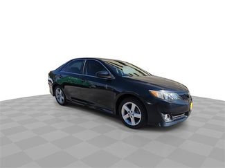 Used 2014 Toyota Camry SE video 2