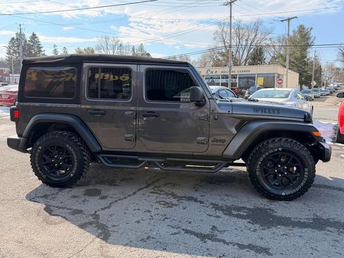 Used 2021 Jeep Wrangler Unlimited Sport image 4