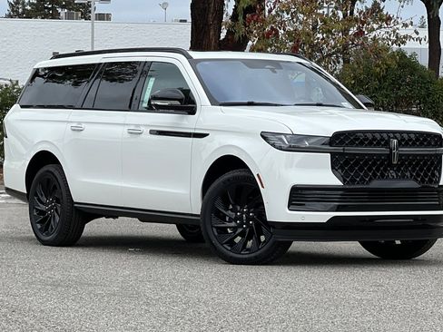 New 2025 Lincoln Navigator L Reserve w/ Jet Appearance Package image 2