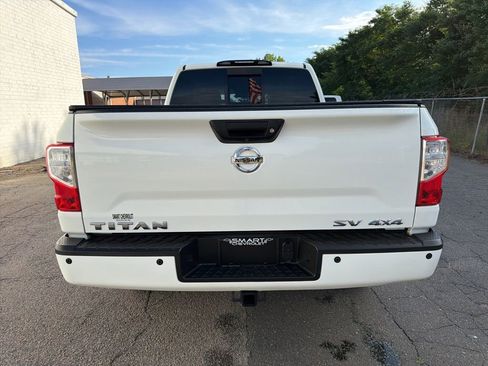 Used 2017 Nissan Titan SV AWD/4WD image 3