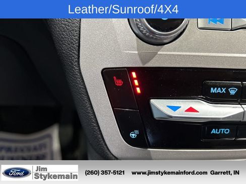 Used 2023 Ford Explorer XLT AWD/4WD image 5