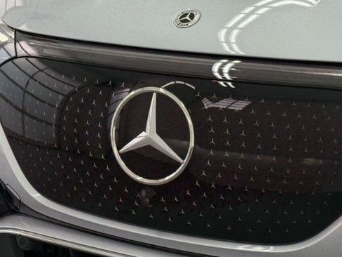 New 2026 Mercedes-Benz EQE 320 4MATIC SUV image 20