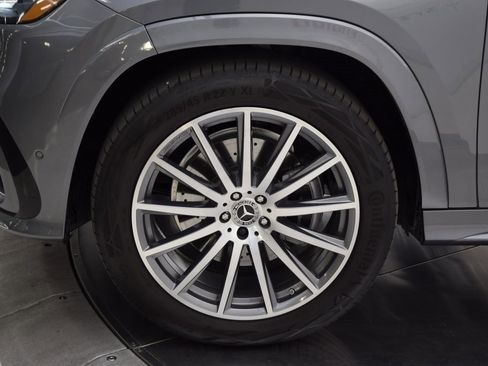 Used 2025 Mercedes-Benz GLS 450 4MATIC image 12