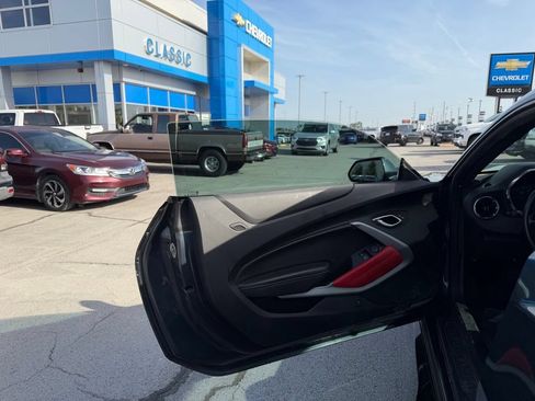 Used 2022 Chevrolet Camaro SS RWD image 12