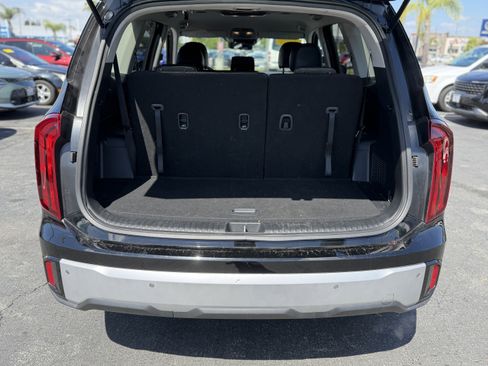 Used 2024 Kia Telluride LX FWD image 8