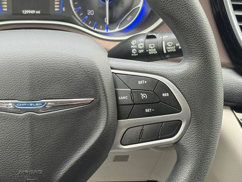 Used 2018 Chrysler Pacifica Touring Plus w/ Tire & Wheel Group image 31