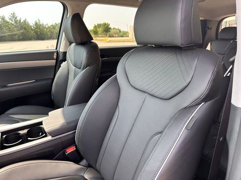 Certified 2025 Hyundai Palisade SEL image 19