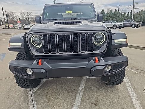 Certified 2024 Jeep Gladiator Mojave image 10