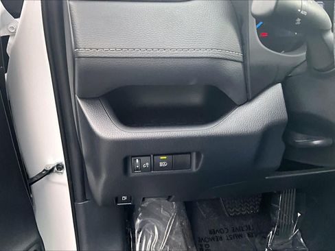 Certified 2025 Toyota RAV4 XLE AWD/4WD image 35