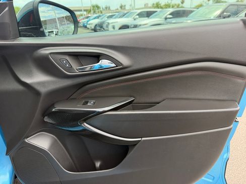 Used 2025 Chevrolet Trax RS w/ Sunroof Package FWD image 16