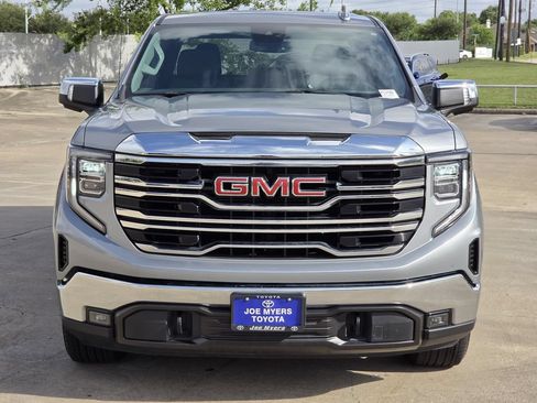 Used 2025 GMC Sierra 1500 SLT RWD image 3