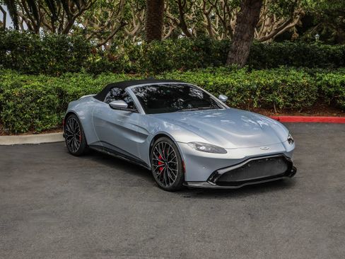 Used 2023 Aston Martin V8 Vantage Roadster RWD image 1