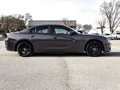 Used 2022 Dodge Charger SXT image 4