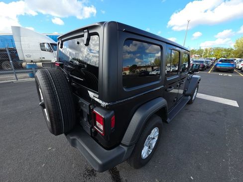 Used 2023 Jeep Wrangler Sport S AWD/4WD image 2
