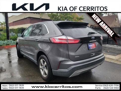 Used 2021 Ford Edge SEL w/ Convenience Package image 3