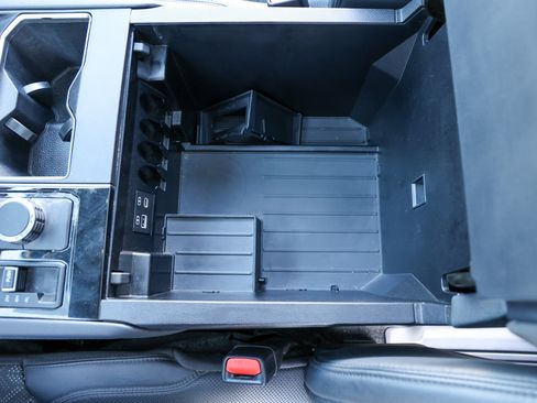 Used 2025 Toyota Tundra Limited image 28