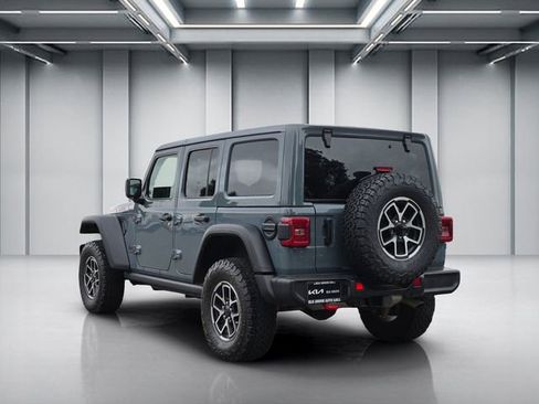 Used 2024 Jeep Wrangler Unlimited Rubicon w/ Technology Group AWD/4WD image 6